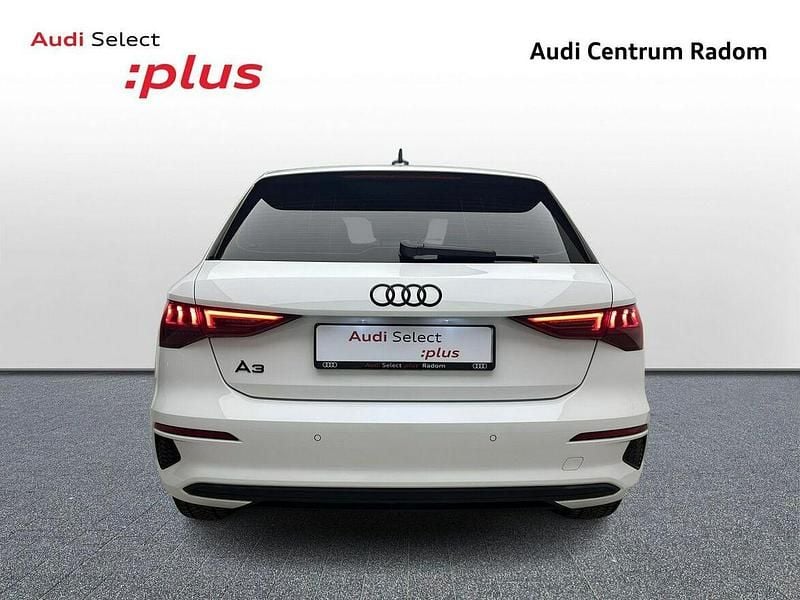 Używany Audi A3 Ambiente 150 KM (110 kW) 2023 Biały Sedan/Limuzyna
