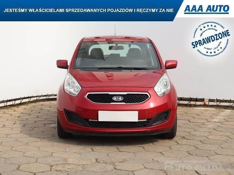Używany Kia Venga 90 KM (66 kW) 2012 Czerwony Hatchback