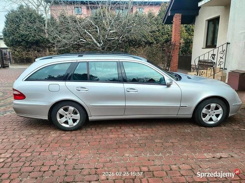 Używany Mercedes E320 204 KM (150 kW) 2004 Srebrny Kombi