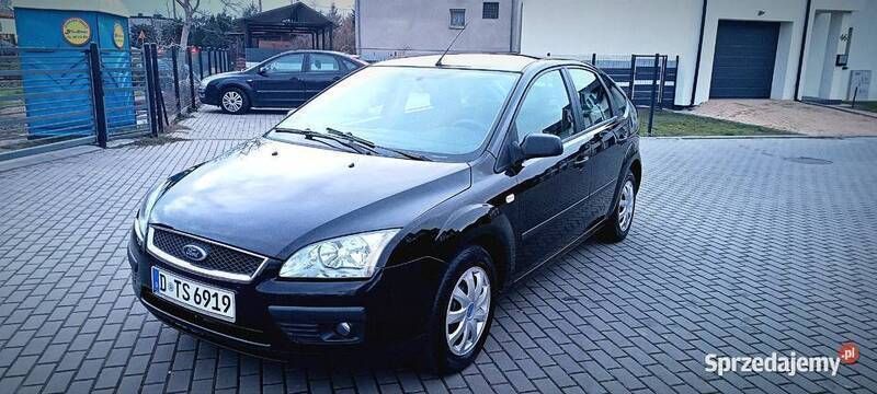 Czarny Używany 2006 Ford Focus Hatchback | 9900 zł (Uczciwa cena) - Obraz 1/4