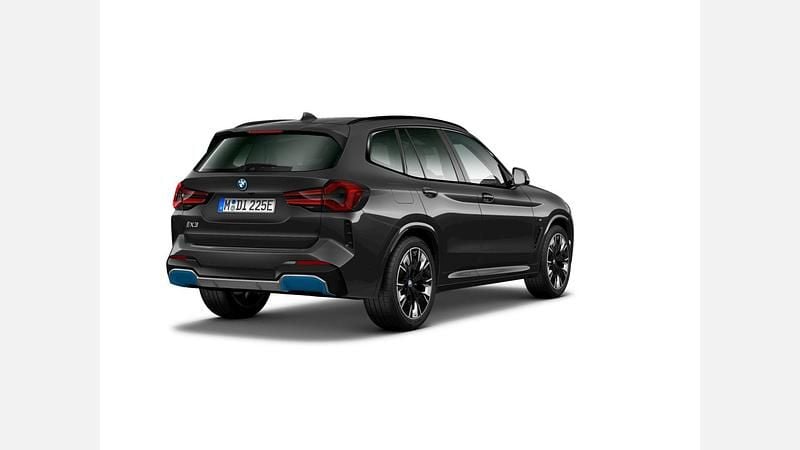 Używany BMW iX3 Shadowline 210 kW (286 KM) 2023 Szary sophisto z brylantowym połyskiem metalizowany SUV