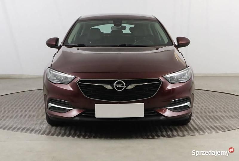 Używany Opel Insignia 2018 Bordowy Sedan/Limuzyna