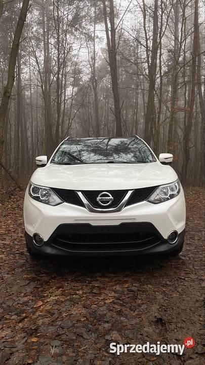 Biały Używany 2015 Nissan Qashqai SUV | 36 000 zł (Uczciwa cena) - Obraz 1/4