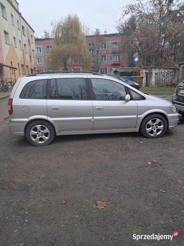 Używany Opel Zafira 2005 Minivan