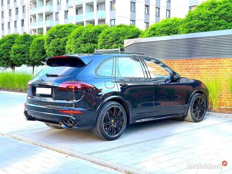 Używany Porsche Cayenne GTS 440 KM (323 kW) 2015 Czarny SUV