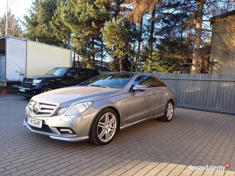 Szary Używany 2009 Mercedes E350 Avantgarde Coupe | 67 500 zł - Obraz 1/4