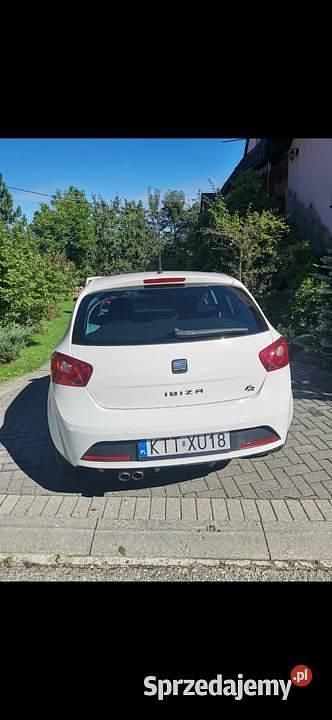 Używany Seat Ibiza FR 86 KM (63 kW) 2010 Biały Hatchback