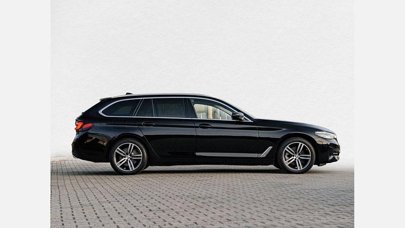 Używany BMW 520 190 KM (139 kW) 2021 Czarny Kombi