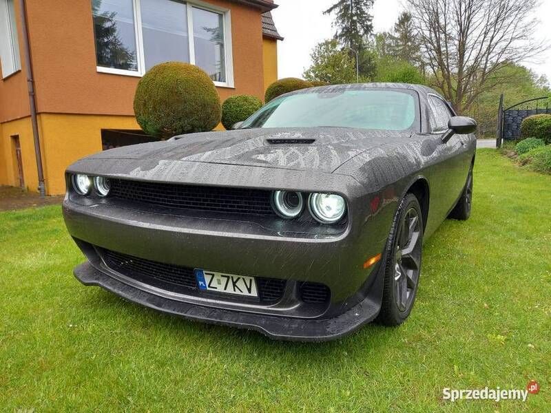 Grafitowy Używany 2021 Dodge Challenger SXT Coupe | 125 000 zł - Obraz 1/4