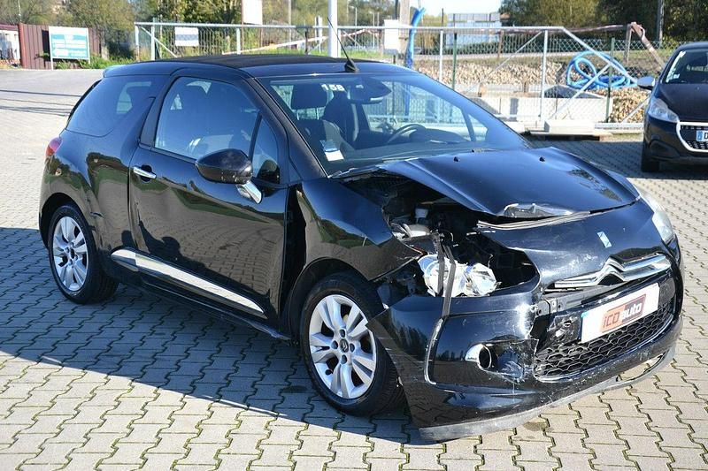 Czarny (metalik) Używany 2013 DS Automobiles DS3 Kabriolet | 9800 zł - Obraz 1/4