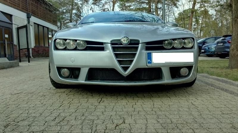 Srebrny Używany 2006 Alfa Romeo Brera Coupe | 37 000 zł - Obraz 1/4