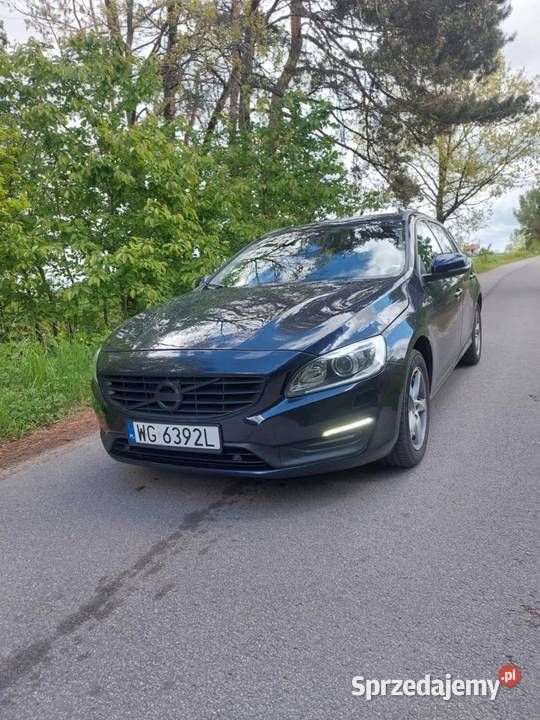 Granatowy Używany 2017 Volvo V60 Kombi | 42 000 zł (Super Cena) - Obraz 1/4