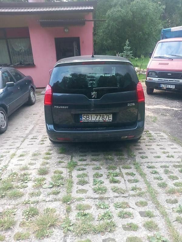 Szary Używany 2013 Peugeot 5008 Minivan | 17 800 zł - Obraz 1/4