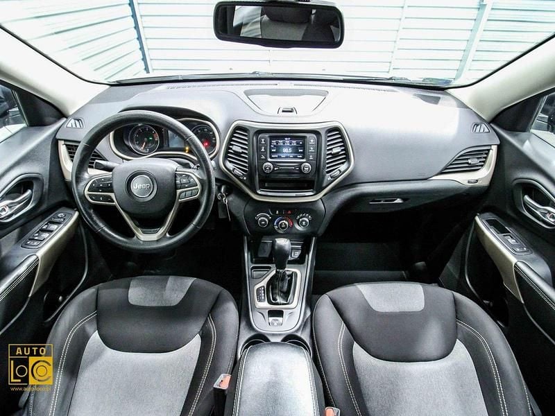 Używany Jeep Cherokee 186 KM (136 kW) 2017 Srebrny (metalik) SUV