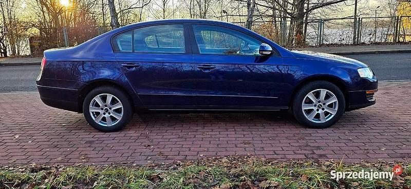 Używany VW Passat 2009 Niebieski Sedan/Limuzyna