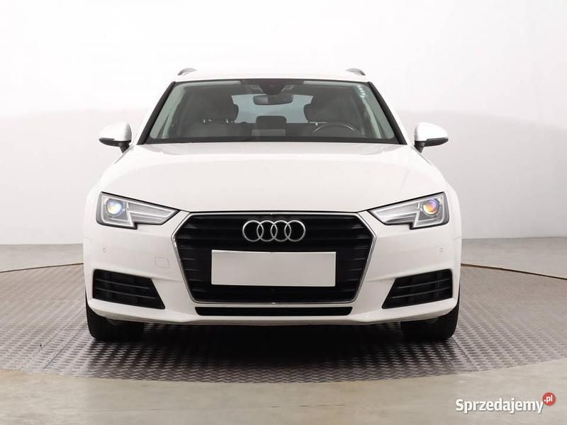 Biały Używany 2017 Audi A4 Kombi | 65 999 zł (Uczciwa cena) - Obraz 1/4