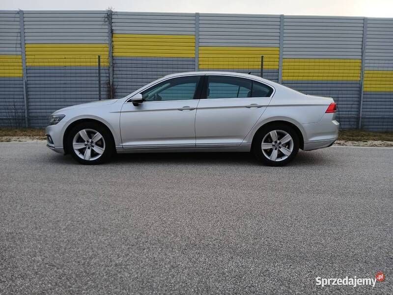 Srebrny Używany 2019 VW Passat Sedan/Limuzyna | 69 900 zł (Uczciwa cena) - Obraz 1/4