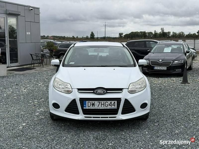 Biały Używany 2011 Ford Focus Hatchback | 9900 zł (Dobra cena) - Obraz 1/4