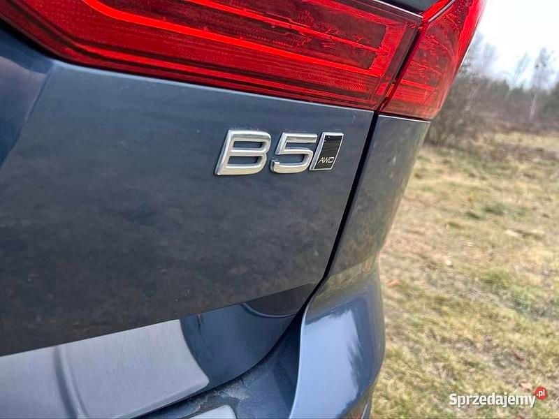 Używany 2023 Volvo XC60 Plus SUV | 153 000 zł (Super Cena) - Obraz 1/4