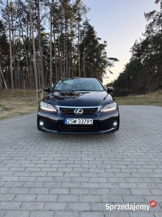 Granatowy Używany 2011 Lexus CT200h Hatchback | 43 000 zł (Drogi) - Obraz 1/4