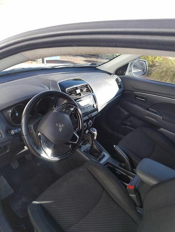 Używany Mitsubishi ASX 117 KM (86 kW) 2018 Biały SUV