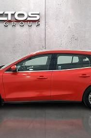 Używany Ford Focus Titanium 120 KM (88 kW) 2022 Czerwony Kombi
