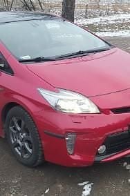 Używany Toyota Prius 100 KM (73 kW) 2014 Czerwony Hatchback