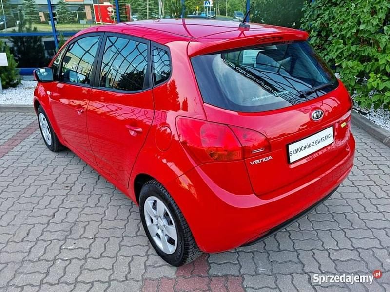 Używany Kia Venga 90 KM (66 kW) 2010 Czerwony (metalik) Hatchback