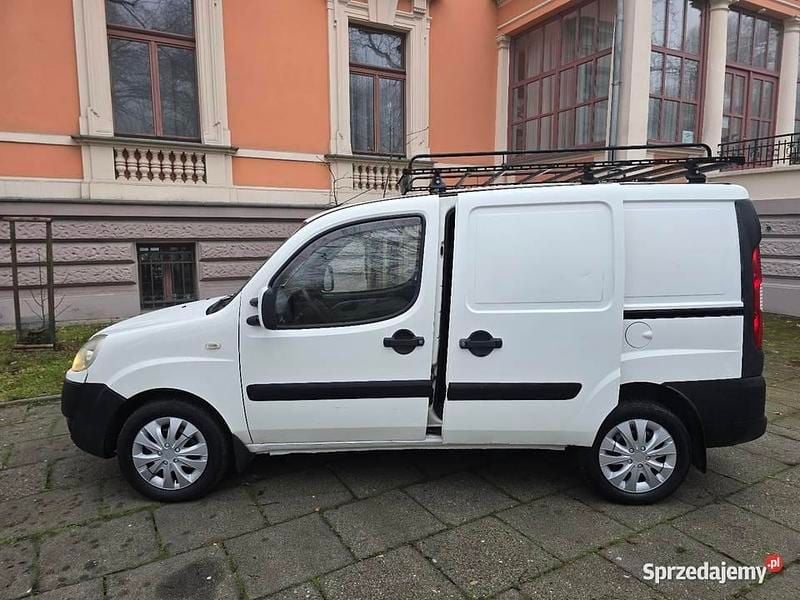 Biały Używany 2007 Fiat Doblò Minivan | 7400 zł (Uczciwa cena) - Obraz 1/4