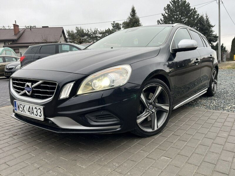 Czarny Używany 2011 Volvo V60 R-Design Kombi | 35 900 zł - Obraz 1/4