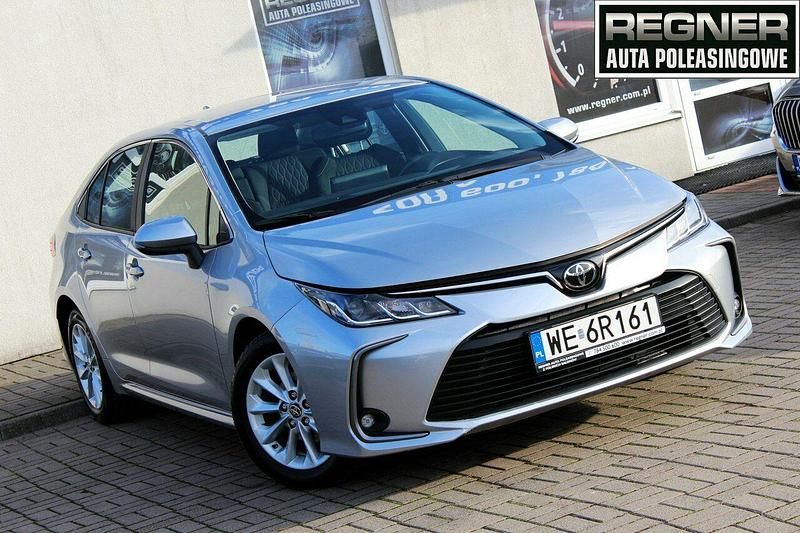 Srebrny Używany 2022 Toyota Corolla Comfort Sedan/Limuzyna | 63 900 zł (Uczciwa cena) - Obraz 1/4