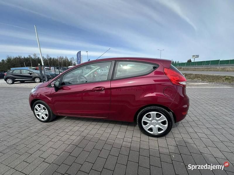 Używany Ford Fiesta 82 KM (60 kW) 2009 Wiśniowy Hatchback