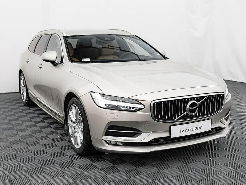 Używany Volvo V90 Inscription 190 KM (139 kW) 2018 Beżowy Kombi