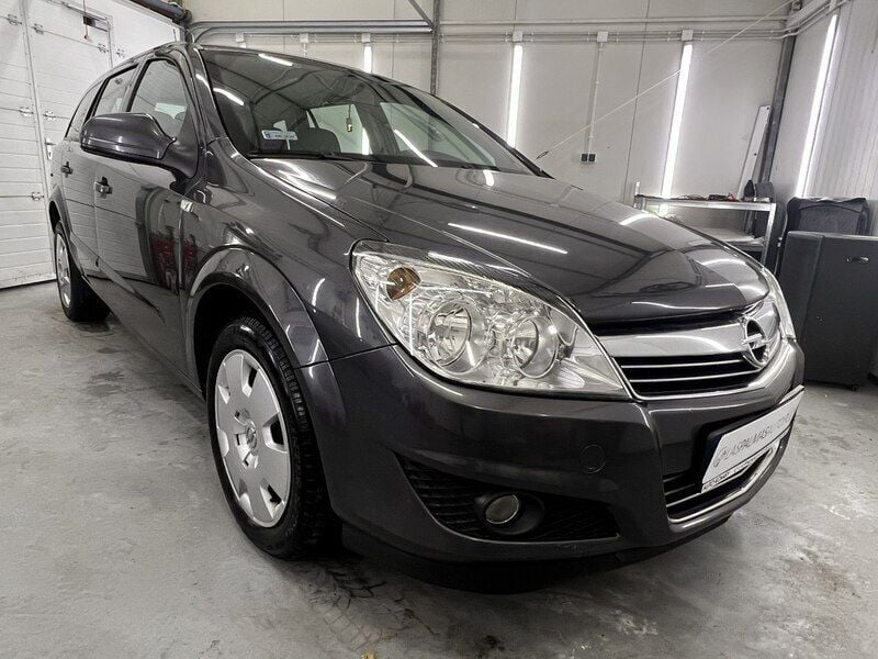 Grafitowy Używany 2010 Opel Astra Sedan/Limuzyna | 12 900 zł (Uczciwa cena) - Obraz 1/4