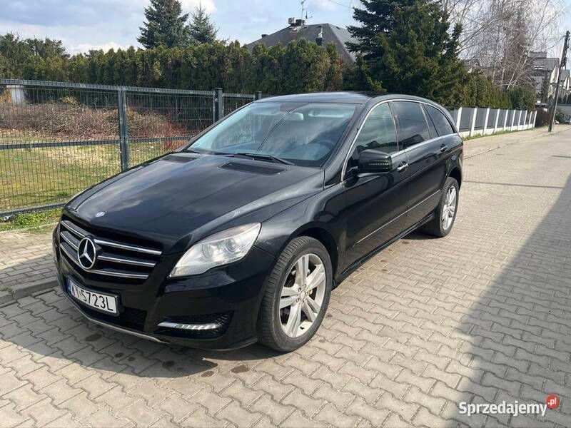 Czarny Używany 2010 Mercedes R350 Minivan | 29 900 zł - Obraz 1/4