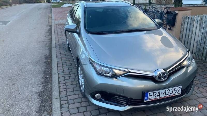 Używany 2016 Toyota Auris | 49 000 zł (Uczciwa cena) - Obraz 1/4