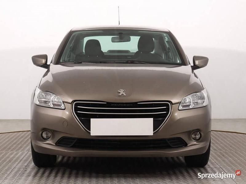 Używany Peugeot 301 72 KM (52 kW) 2014 Szary Sedan/Limuzyna