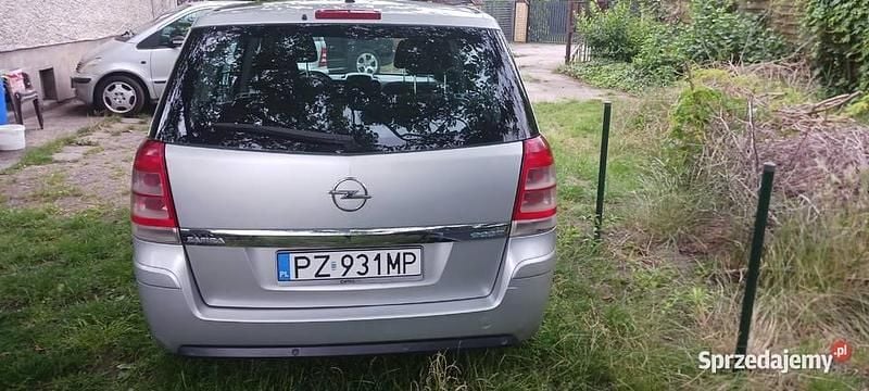 Używany Opel Zafira 2009 Srebrny Minivan
