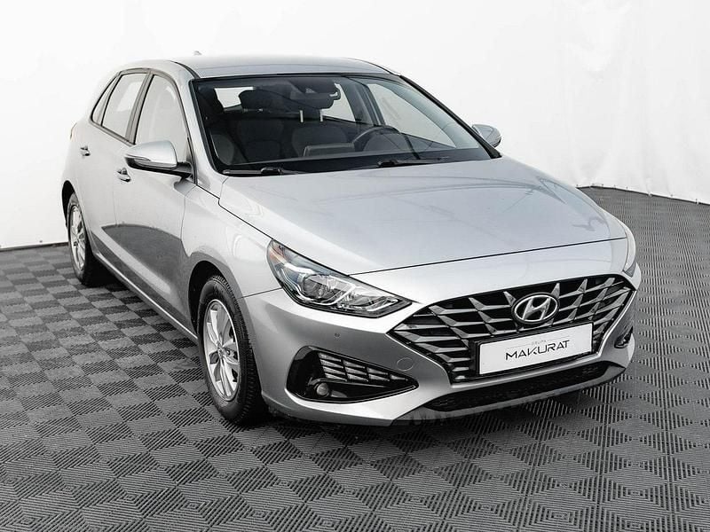 Używany Hyundai i30 120 KM (88 kW) 2022 Srebrny (metalik) Hatchback