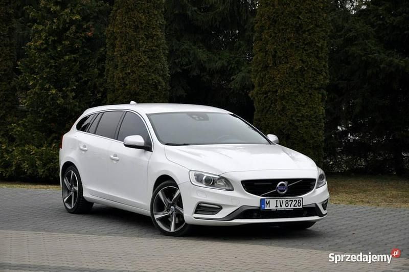 Biały Używany 2015 Volvo V60 R-Design Kombi | 51 900 zł (Super Cena) - Obraz 1/4