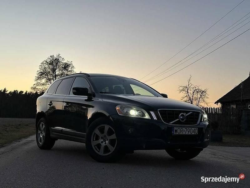 Czarny Używany 2009 Volvo XC60 SUV | 40 500 zł (Uczciwa cena) - Obraz 1/4