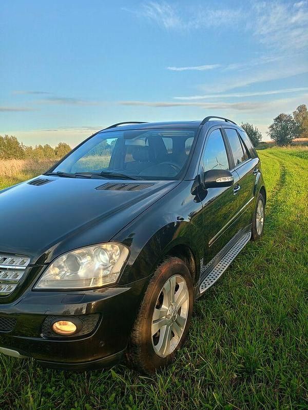 Inny kolor Używany 2008 Mercedes ML320 SUV | 35 500 zł - Obraz 1/4