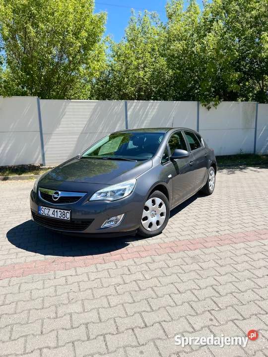 Używany Opel Astra 2010 Szary Hatchback