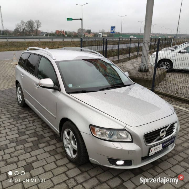 Srebrny Używany 2011 Volvo V50 Kombi | 14 800 zł (Uczciwa cena) - Obraz 1/4