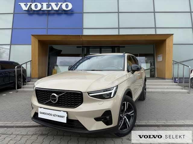 Beżowy Używany 2025 Volvo XC40 SUV | 184 000 zł (Dość drogi) - Obraz 1/3