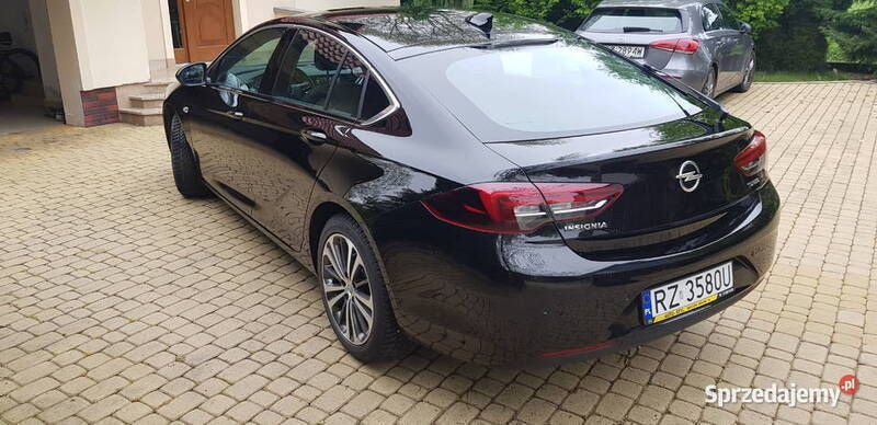 Czerwony Używany 2018 Opel Insignia Innovation Hatchback | 89 500 zł - Obraz 1/4