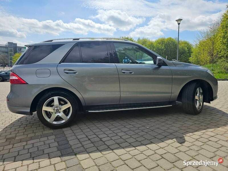 Używany 2013 Mercedes ML350 SUV | 78 000 zł - Obraz 1/4