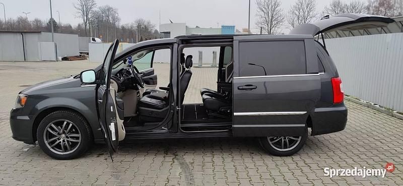Używany Chrysler Town & Country 2012 Minivan