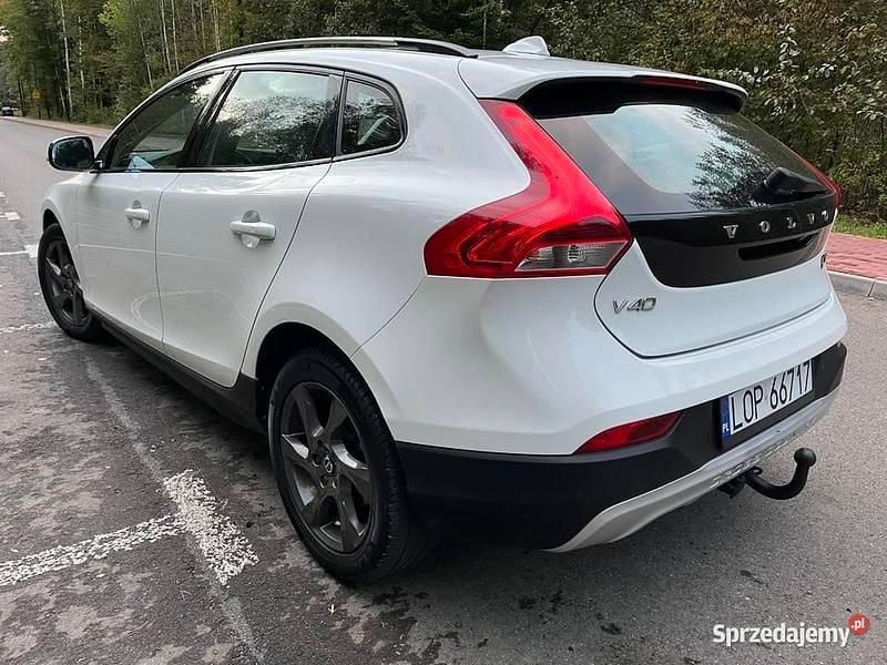 Biały Używany 2016 Volvo V40 CC Kombi | 49 900 zł - Obraz 1/4
