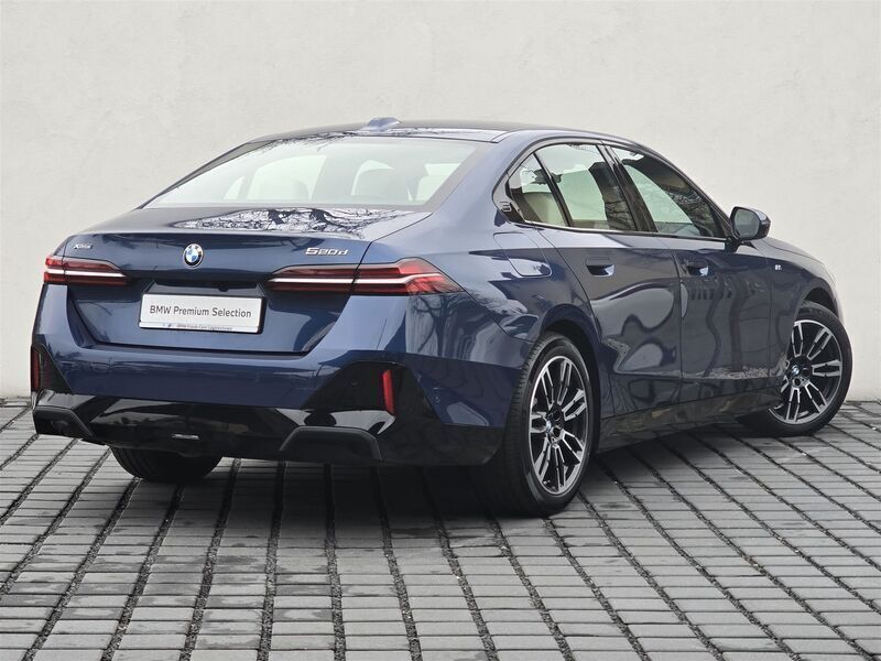 Używany BMW 520 Shadowline 197 KM (144 kW) 2024 Niebieski phytonic metalizowany Sedan/Limuzyna